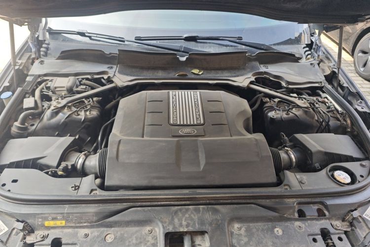 Used Land Rover Discovery 2018 3.0 SC V6 SE Engine Bay