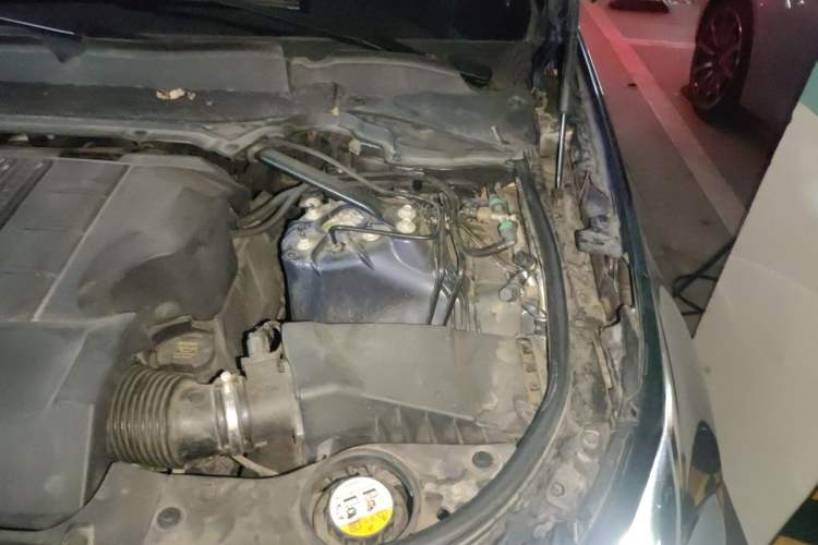 Used Land Rover Discovery 2018 3.0 SC V6 SE Engine Bay Left
