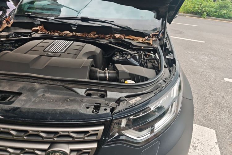 Used Land Rover Discovery 2018 3.0 SC V6 SE Engine Bay Left