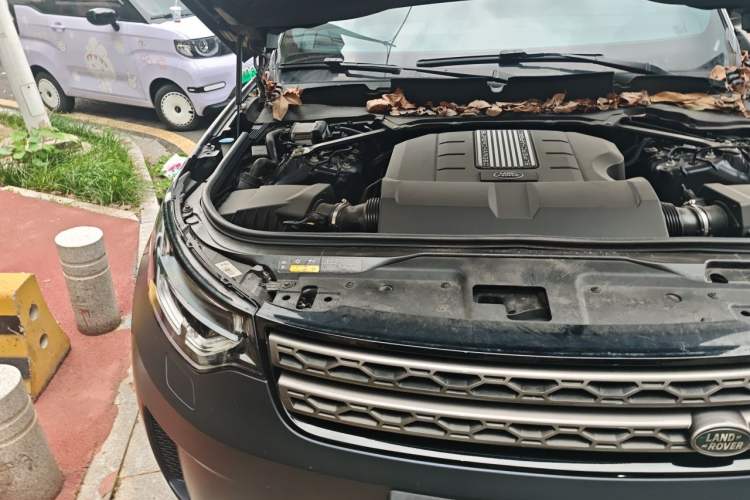 Used Land Rover Discovery 2018 3.0 SC V6 SE Engine Bay Right