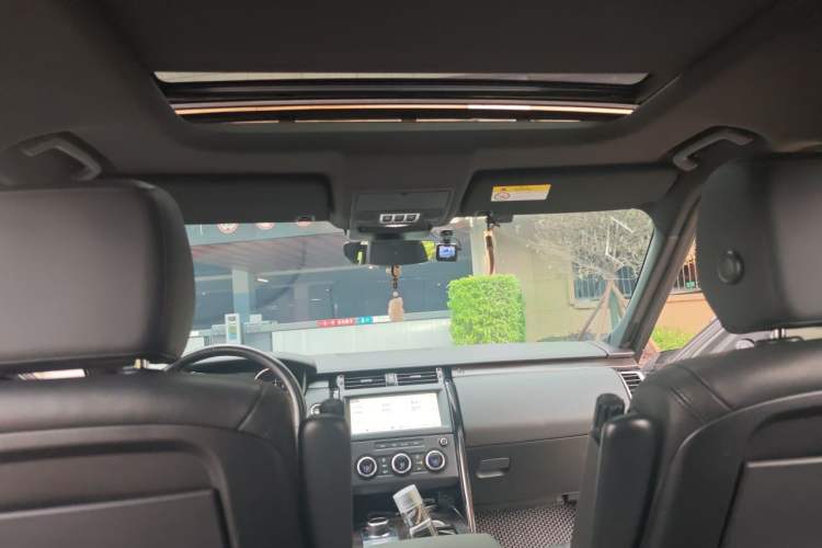 Used Land Rover Discovery 2018 3.0 SC V6 SE Headliner