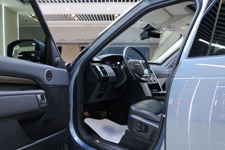 Used Land Rover Discovery 2018 3.0 SC V6 HSE Interior 1