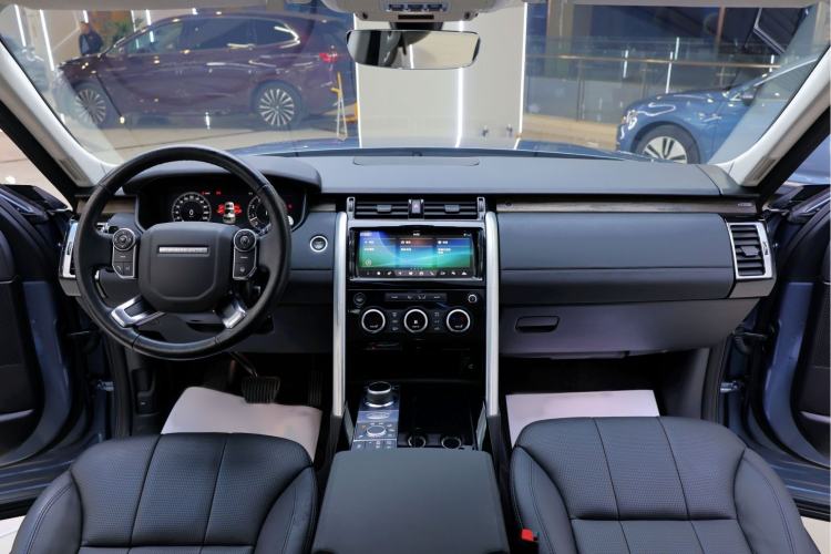 Used Land Rover Discovery 2018 3.0 SC V6 HSE Interior 3