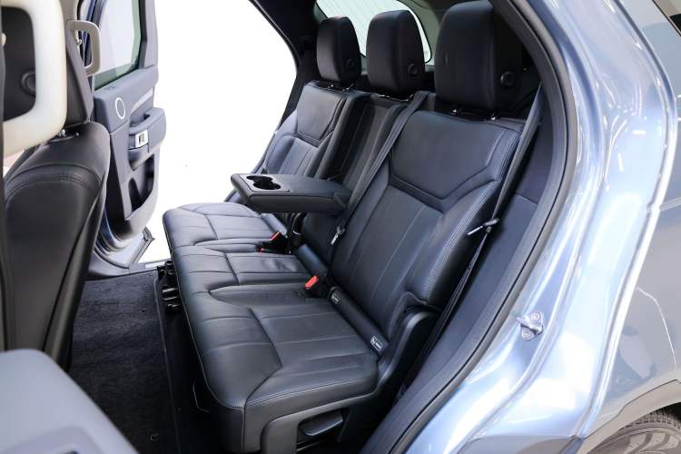 Used Land Rover Discovery 2018 3.0 SC V6 HSE Interior 8