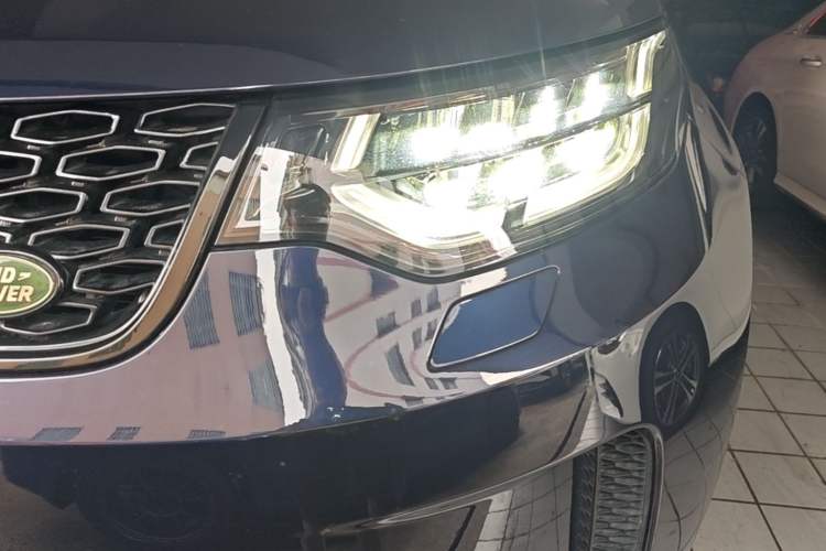 Used Land Rover Discovery 2018 3.0 SC V6 SE Left Front Headlight