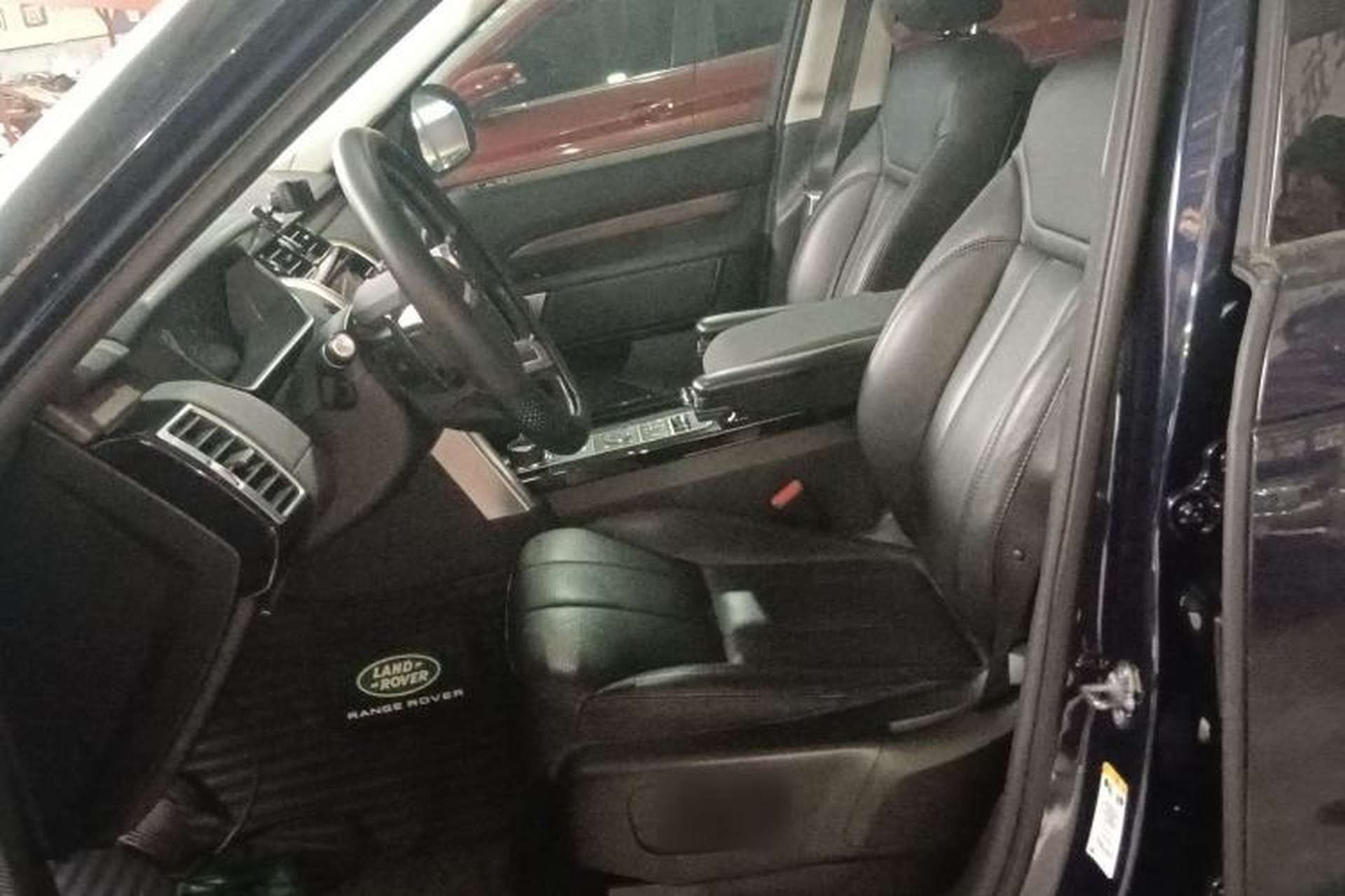 Used Land Rover Discovery 2018 3.0 SC V6 HSE Left Front Seat