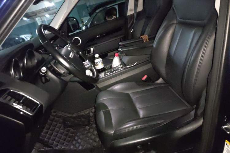Used Land Rover Discovery 2018 3.0 SC V6 SE Left Front Seat