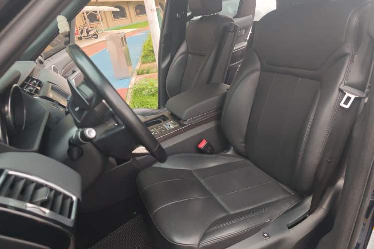 Used Land Rover Discovery 2018 3.0 SC V6 SE Left Front Seat