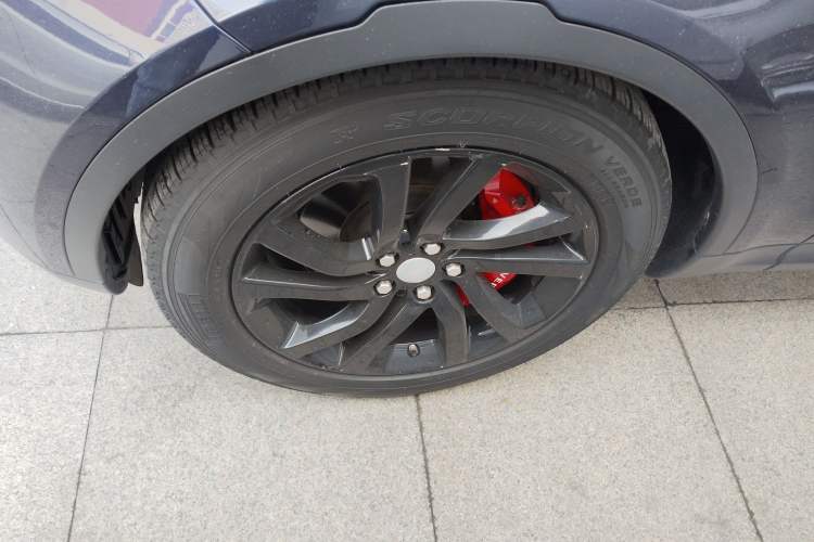 Used Land Rover Discovery 2018 3.0 SC V6 HSE Left Front Wheel Hub