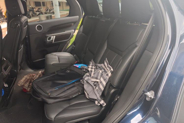 Used Land Rover Discovery 2018 3.0 SC V6 SE Left Rear Seat