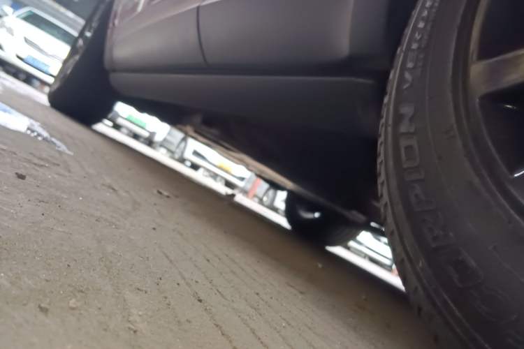 Used Land Rover Discovery 2018 3.0 SC V6 HSE Left Side Sill