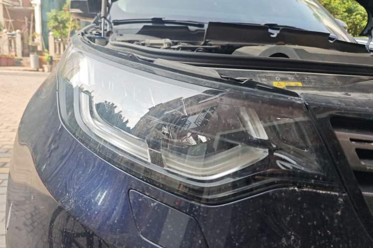 Used Land Rover Discovery 2018 3.0 SC V6 SE Right Front Headlight