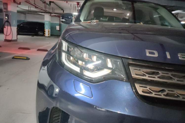 Used Land Rover Discovery 2018 3.0 SC V6 SE Right Front Headlight