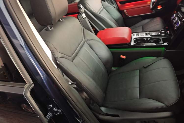 Used Land Rover Discovery 2018 3.0 SC V6 SE Right Front Seat