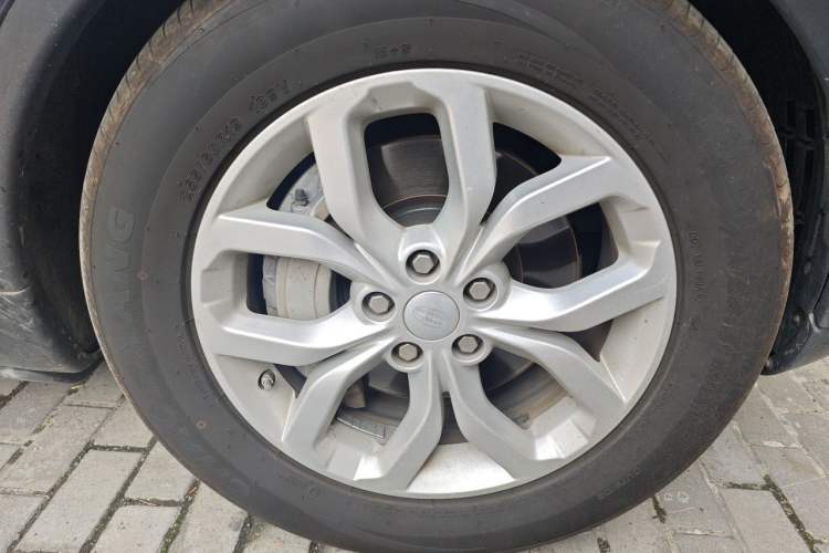 Used Land Rover Discovery 2018 3.0 SC V6 SE Right Front Wheel Hub