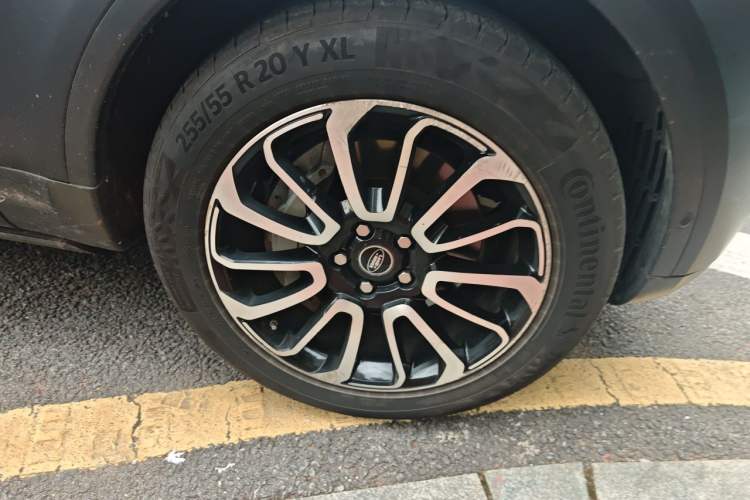Used Land Rover Discovery 2018 3.0 SC V6 SE Right Front Wheel Hub