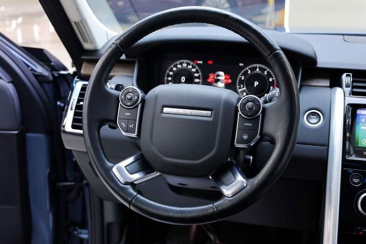 Used Land Rover Discovery 2018 3.0 SC V6 HSE Steering Wheel