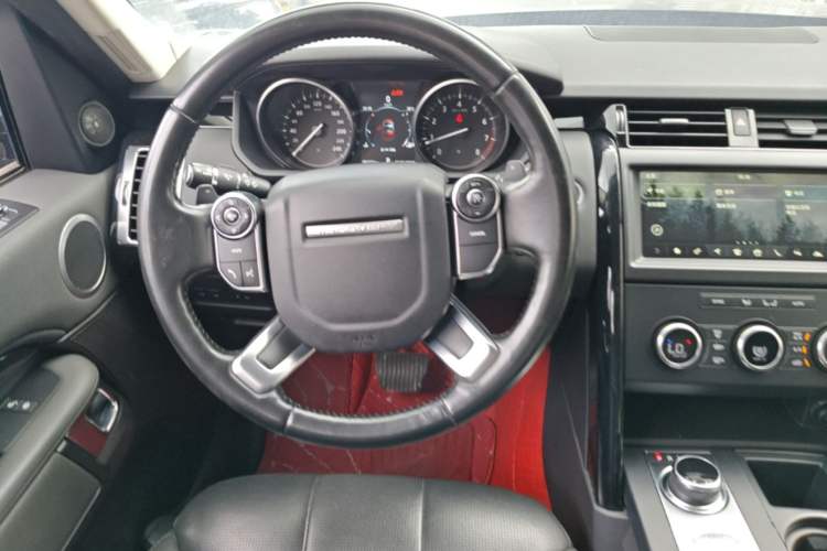 Used Land Rover Discovery 2018 3.0 SC V6 SE Steering Wheel