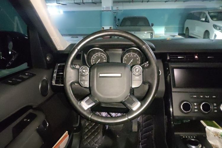 Used Land Rover Discovery 2018 3.0 SC V6 SE Steering Wheel