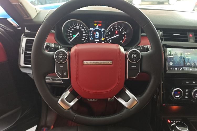 Used Land Rover Discovery 2018 3.0 SC V6 SE Steering Wheel