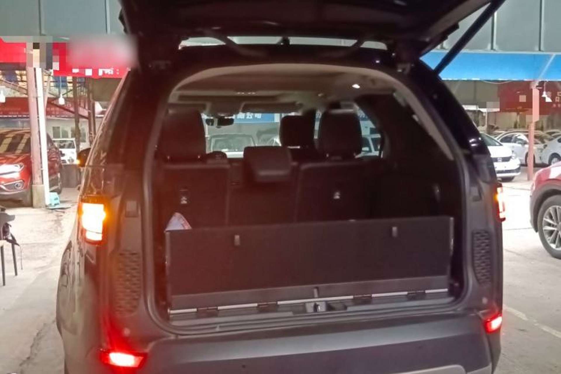 Used Land Rover Discovery 2018 3.0 SC V6 HSE Trunk