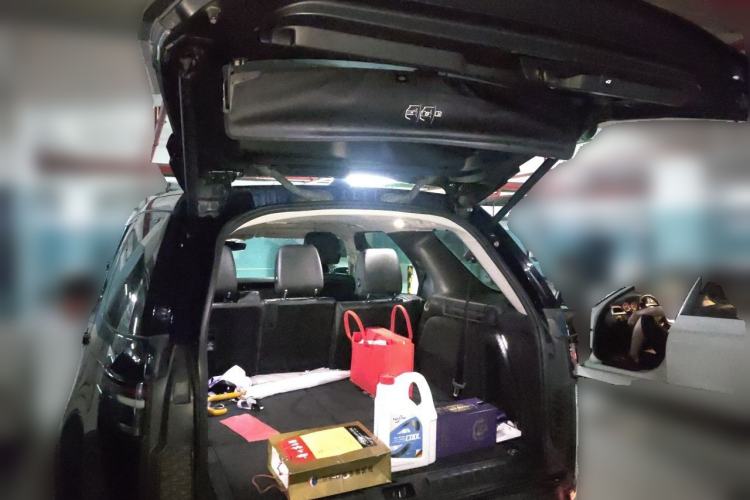 Used Land Rover Discovery 2018 3.0 SC V6 SE Trunk