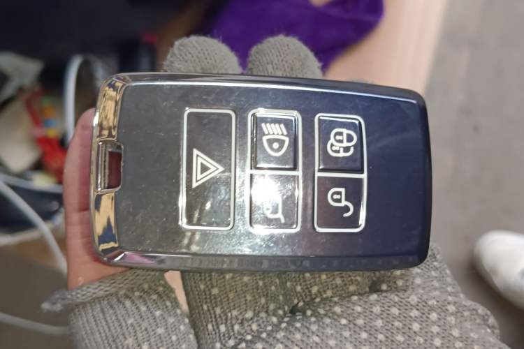 Used Land Rover Discovery 2018 3.0 SC V6 HSE Vehicle Key