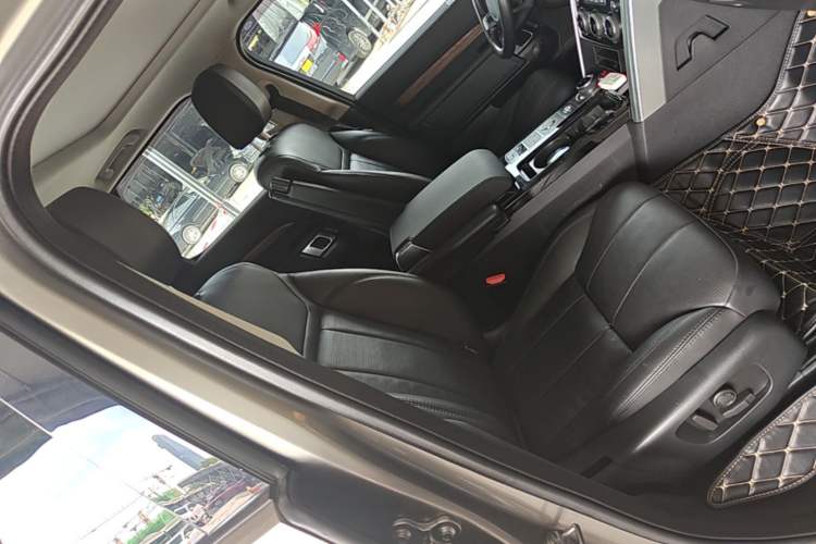 Used Land Rover Discovery 2018 3.0 SC V6 HSE Right Front Seat