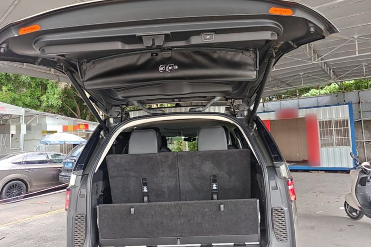 Used Land Rover Discovery 2018 3.0 SC V6 HSE Trunk