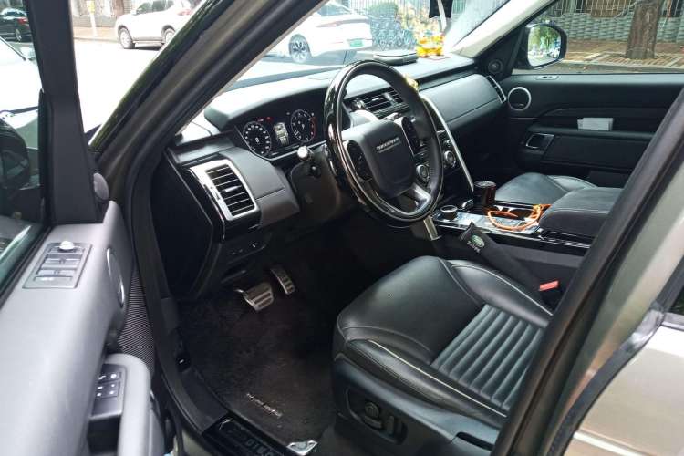 Used Land Rover Discovery 2018 3.0 SC V6 HSE LUXURY Driver Seat
