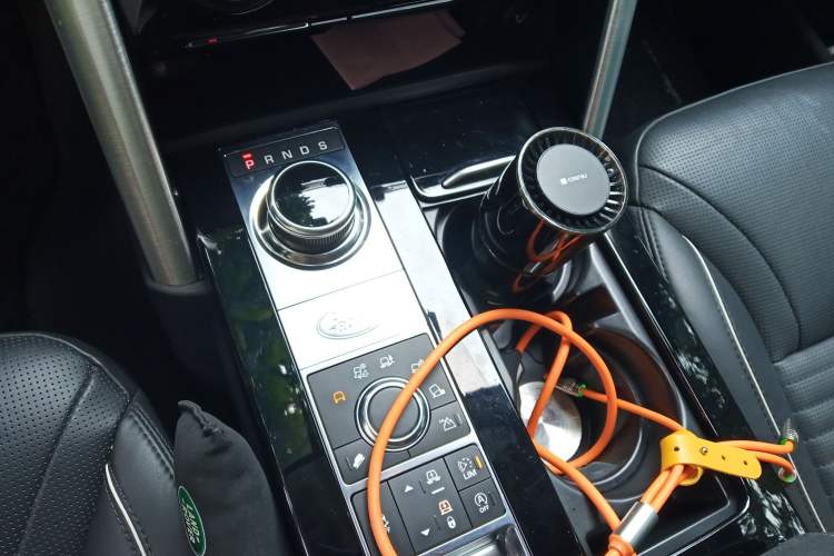 Used Land Rover Discovery 2018 3.0 SC V6 HSE LUXURY Gear Lever