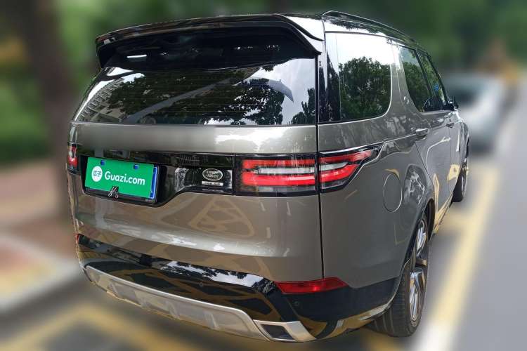 Used Land Rover Discovery 2018 3.0 SC V6 HSE LUXURY Rear Right 45 Deg