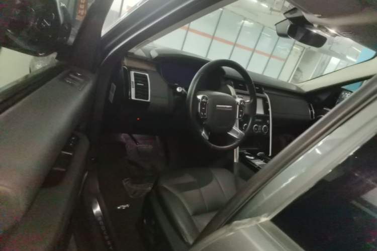 Used Land Rover Discovery 2018 3.0 SC V6 HSE Driver Seat