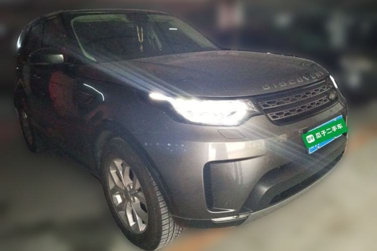 Used Land Rover Discovery 2018 3.0 SC V6 SE Front Right 45 Deg