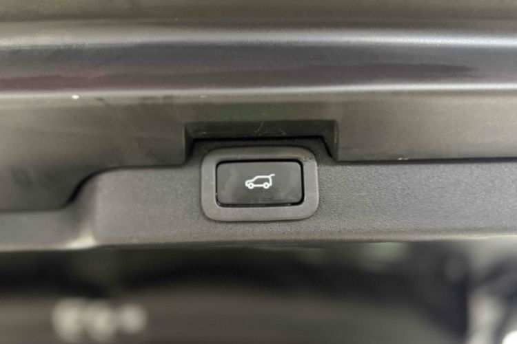Used Land Rover Discovery 2018 2.0T SE Interior 1