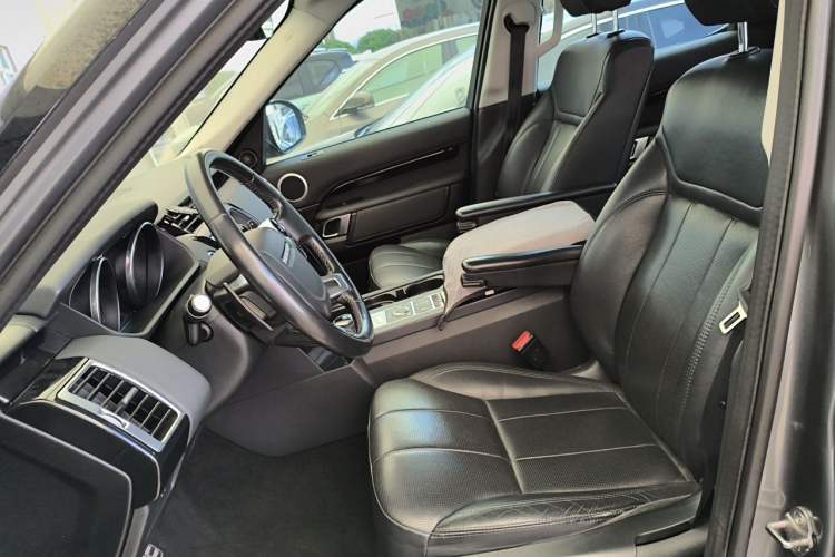 Used Land Rover Discovery 2018 3.0 SC V6 SE Left Front Seat