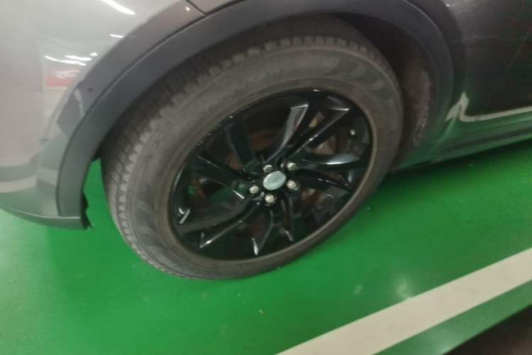 Used Land Rover Discovery 2018 3.0 SC V6 HSE Left Front Wheel Hub