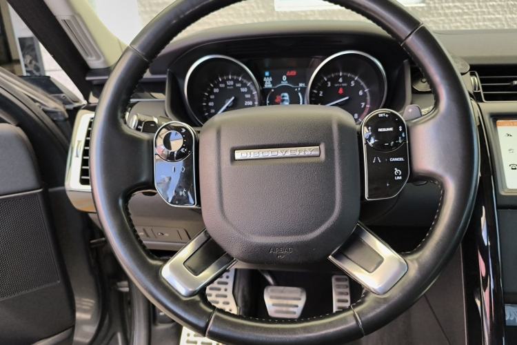 Used Land Rover Discovery 2018 3.0 SC V6 SE Steering Wheel