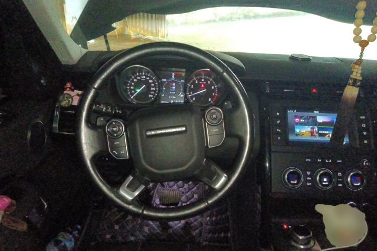 Used Land Rover Discovery 2018 3.0 SC V6 SE Steering Wheel