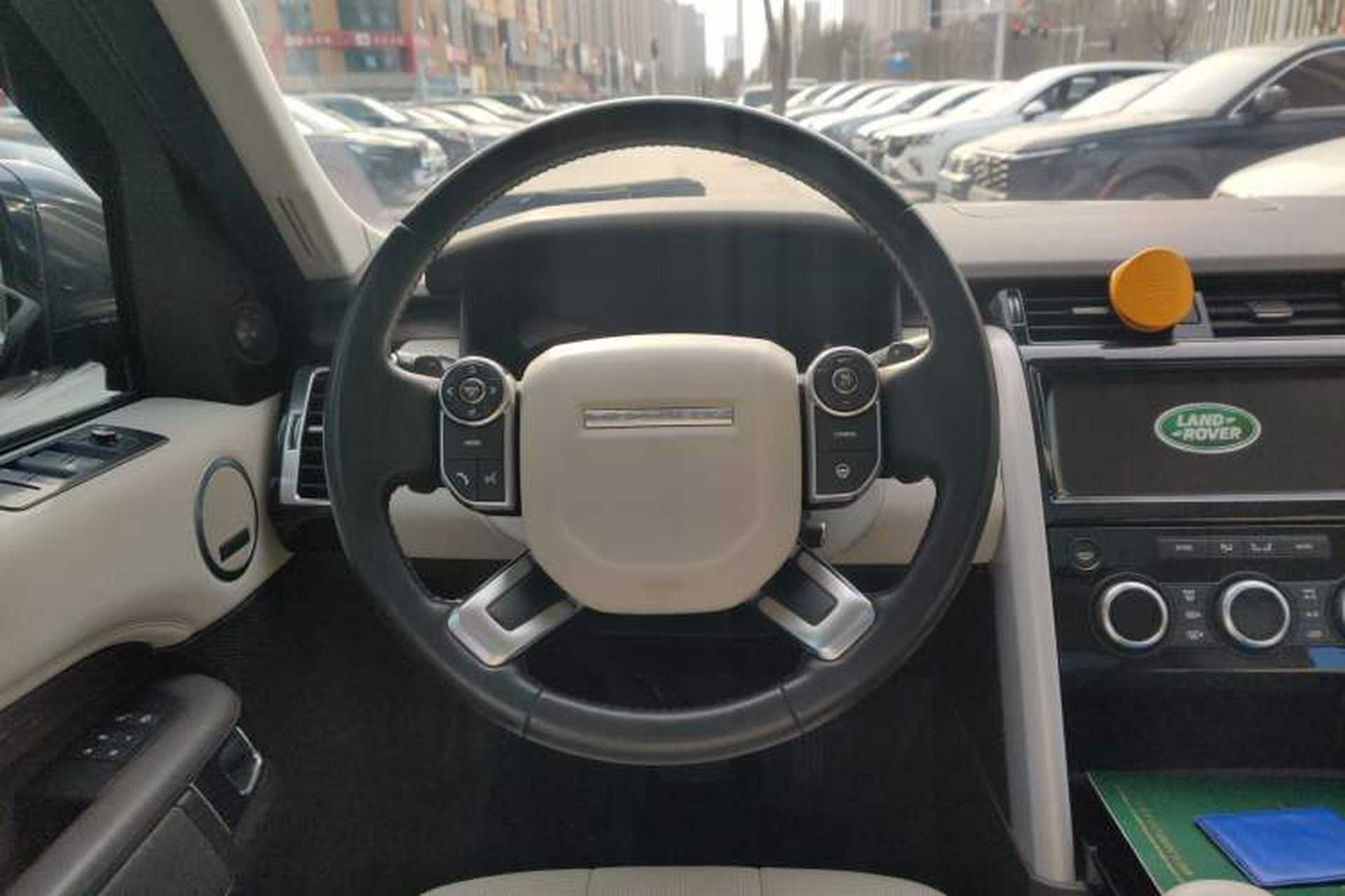 Used Land Rover Discovery 2018 3.0 SC V6 HSE Steering Wheel