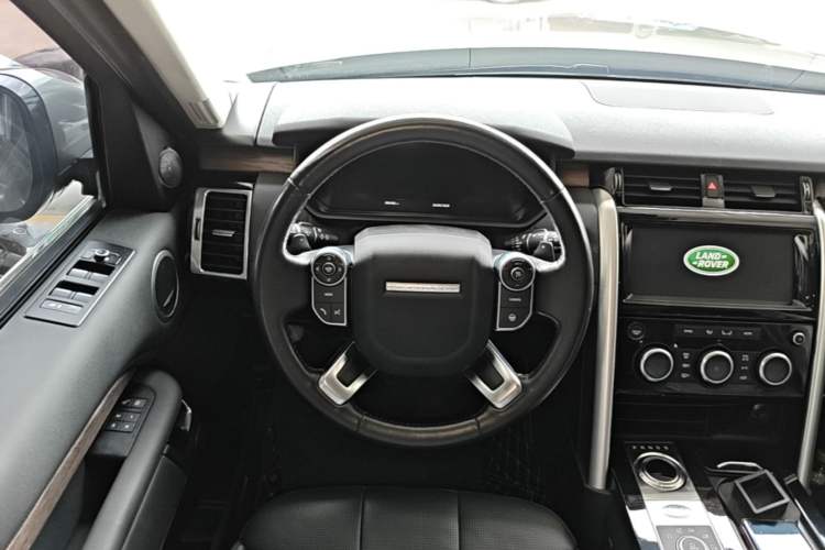 Used Land Rover Discovery 2018 3.0 SC V6 HSE Steering Wheel