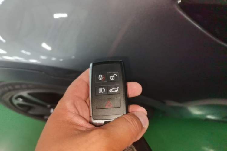 Used Land Rover Discovery 2018 3.0 SC V6 HSE Vehicle Key