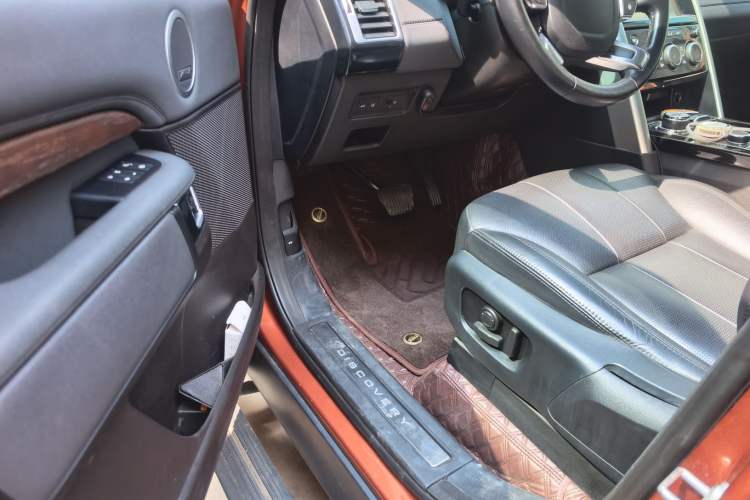 Used Land Rover Discovery 2018 3.0 SC V6 HSE Driver Seat