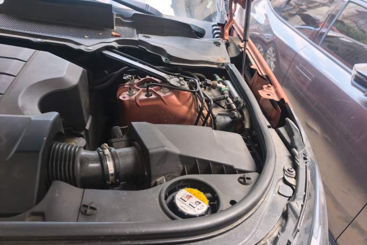 Used Land Rover Discovery 2018 3.0 SC V6 HSE Engine Bay Left