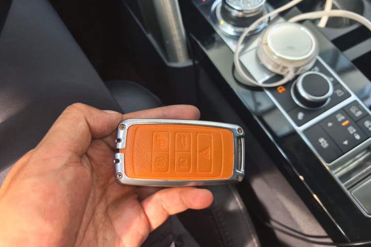 Used Land Rover Discovery 2018 3.0 SC V6 HSE Vehicle Key