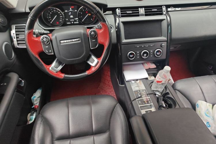 Used Land Rover Discovery 2018 2.0T SE Center Console