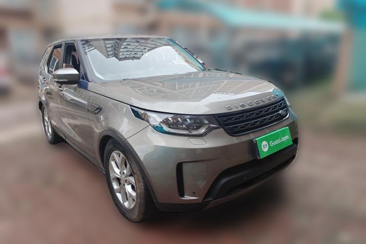 Used Land Rover Discovery 2018 2.0T SE Front Right 45 Deg