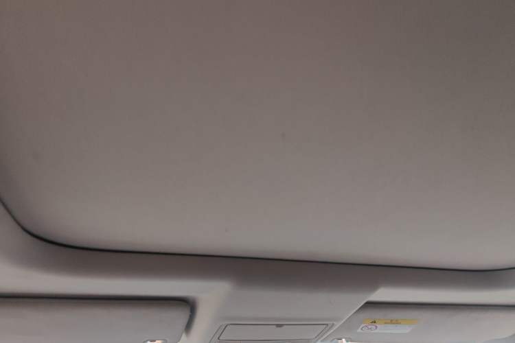 Used Land Rover Discovery 2018 2.0T SE Headliner