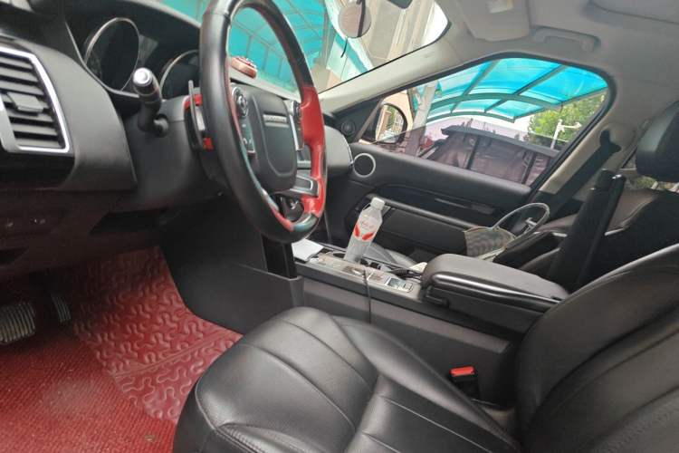 Used Land Rover Discovery 2018 2.0T SE Left Front Seat