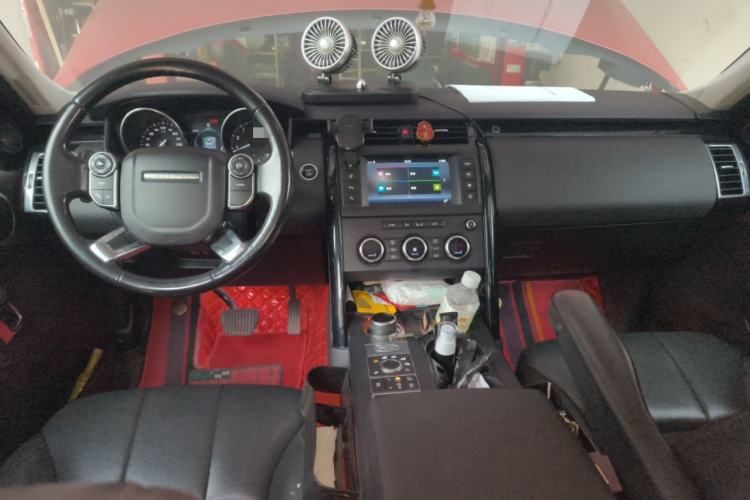 Used Land Rover Discovery 2018 3.0 SC V6 SE Center Console